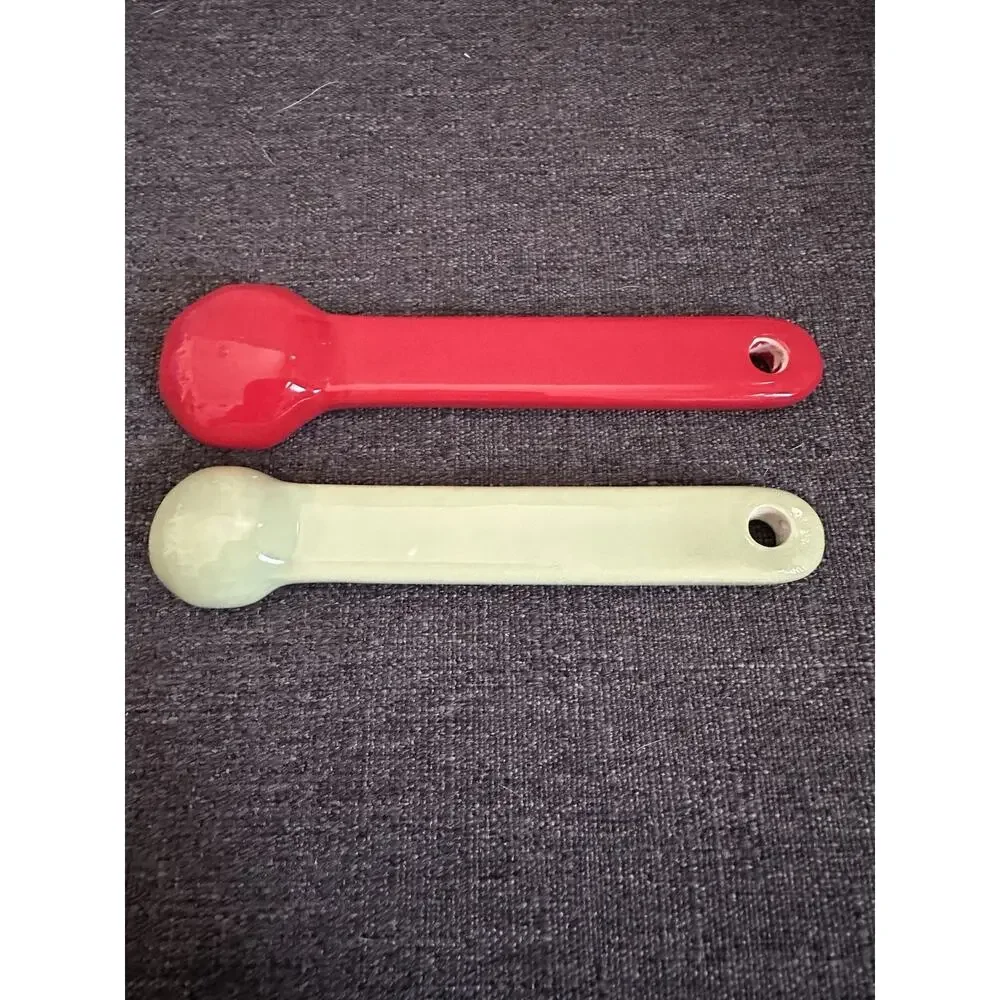 Ceramic Floral Measuring Spoons Lot of 2 Red Green 1/2 Tsp 1/4 Tsp